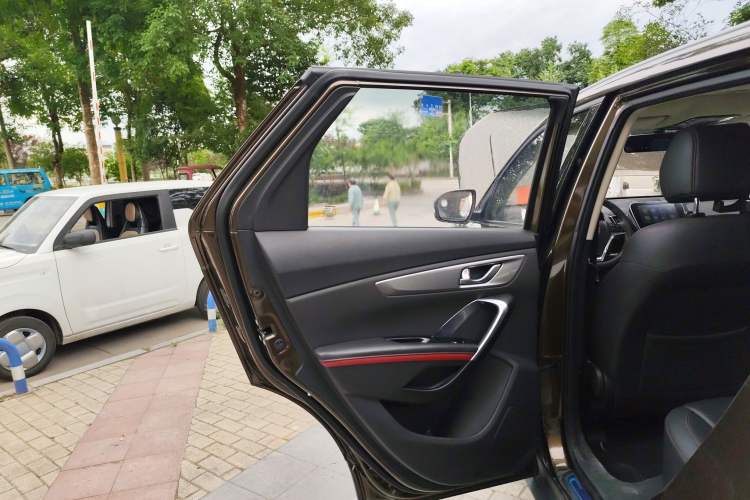 Used CHANGAN CS55 2018 1.5T Automatic Colorful Edition China V Standard Left Rear Door Interior