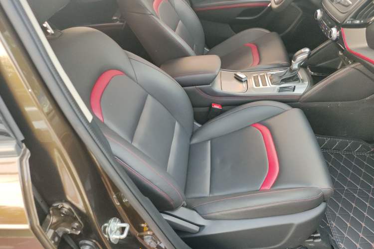 Used CHANGAN CS55 2018 1.5T Automatic Colorful Edition China V Standard Right Front Seat