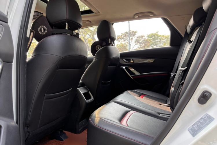 Used CHANGAN CS55 2018 1.5T Automatic Colorful Edition China V Standard Interior 3
