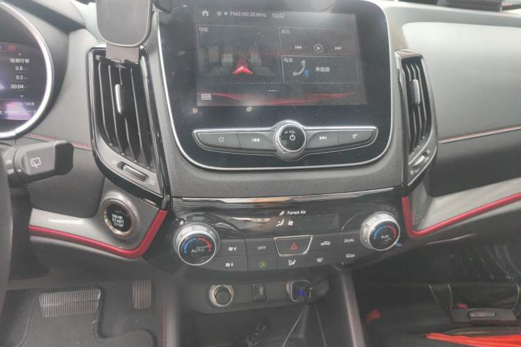 Used CHANGAN CS55 2018 1.5T Automatic Cool Edition China V standard Audio And AC Panel