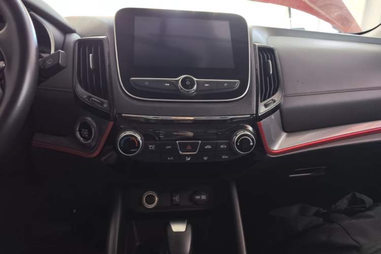 Used CHANGAN CS55 2018 1.5T Automatic Colorful Edition China V Standard Audio And AC Panel
