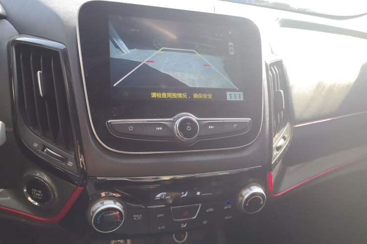Used CHANGAN CS55 2018 1.5T Automatic Colorful Edition China V Standard Audio And AC Panel
