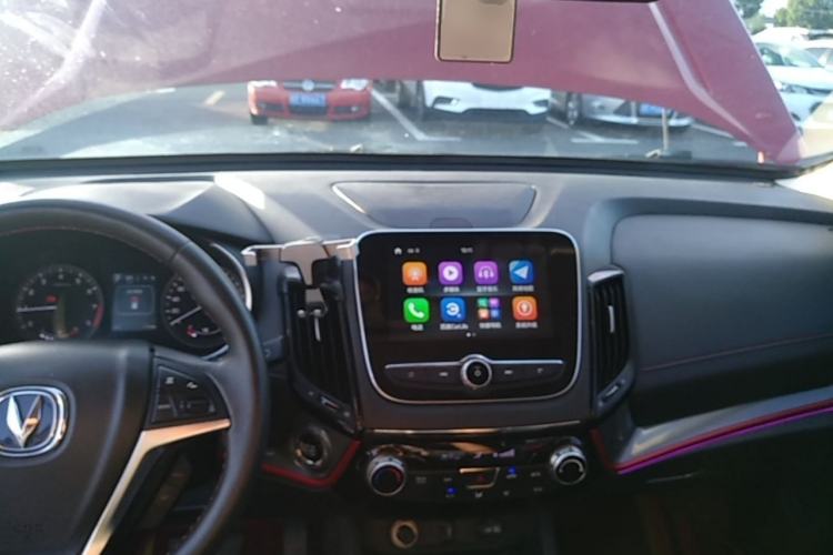 Used CHANGAN CS55 2018 1.5T Automatic Colorful Edition China V Standard Center Console