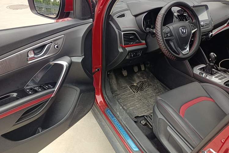 Used CHANGAN CS55 2018 1.5T Manual Colorful Model China V Standard Driver Seat