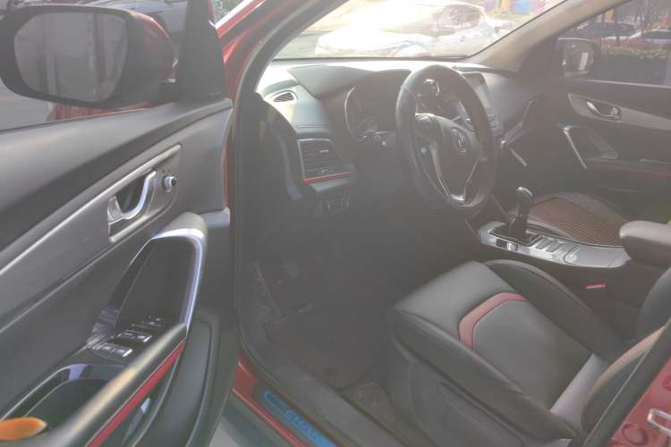 Used CHANGAN CS55 2018 1.5T Manual Colorful Model China V Standard Driver Seat