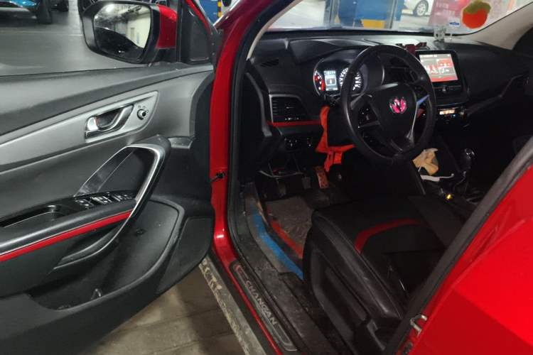 Used CHANGAN CS55 2018 1.5T Manual Colorful Model China V Standard Driver Seat