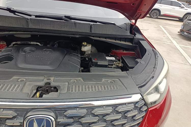 Used CHANGAN CS55 2018 1.5T Manual Colorful Model China V Standard Engine Bay Left