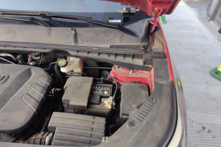 Used CHANGAN CS55 2018 1.5T Manual Colorful Model China V Standard Engine Bay Left