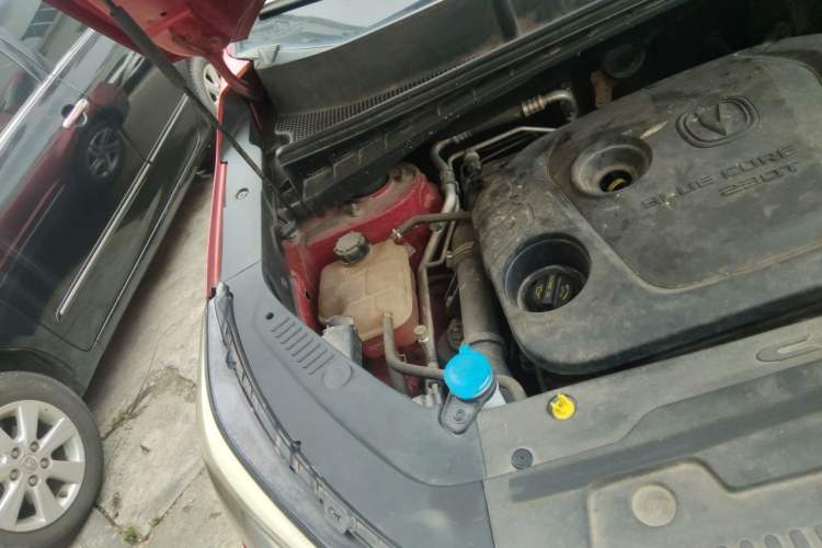 Used CHANGAN CS55 2018 1.5T Manual Colorful Model China V Standard Engine Bay Right