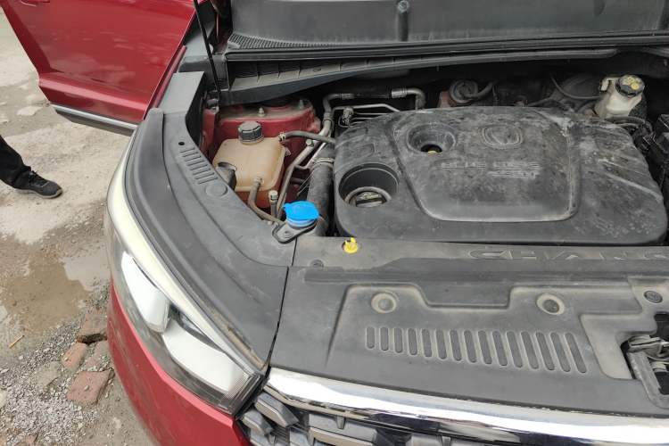 Used CHANGAN CS55 2018 1.5T Automatic Colorful Edition China V Standard Engine Bay Right