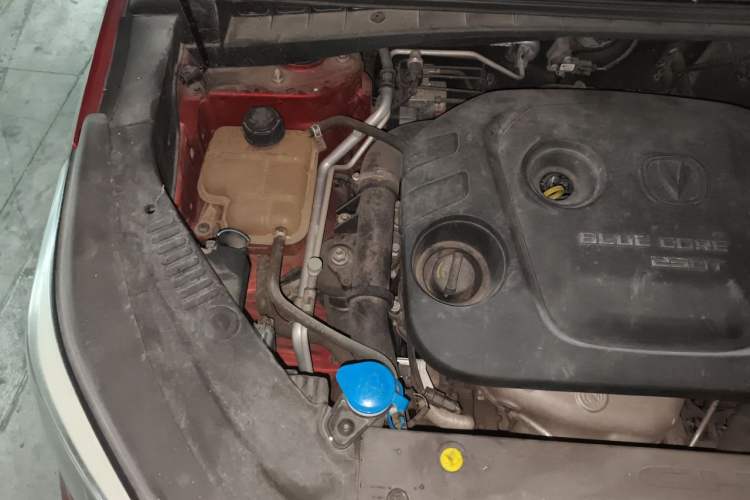 Used CHANGAN CS55 2018 1.5T Manual Colorful Model China V Standard Engine Bay Right