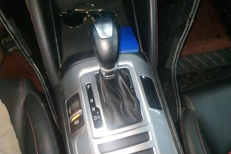 Used CHANGAN CS55 2018 1.5T Automatic Colorful Edition China V Standard Gear Lever