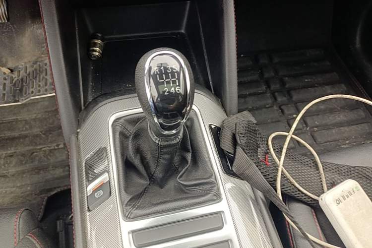 Used CHANGAN CS55 2018 1.5T Manual Colorful Model China V Standard Gear Lever