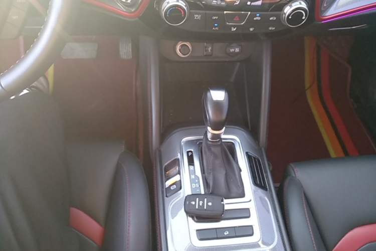Used CHANGAN CS55 2018 1.5T Automatic Colorful Edition China V Standard Gear Lever