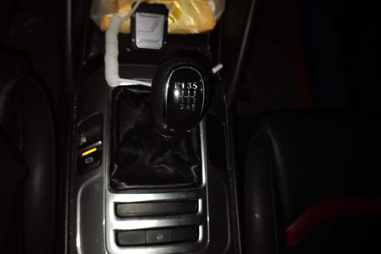 Used CHANGAN CS55 2018 1.5T Manual Colorful Model China V Standard Gear Lever
