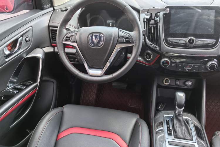 Used CHANGAN CS55 2018 1.5T Automatic Colorful Edition China V Standard Interior 3