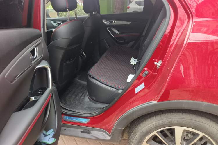 Used CHANGAN CS55 2018 1.5T Automatic Cool Edition China V standard Interior 4