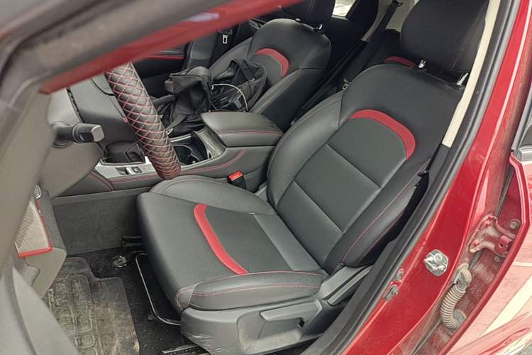 Used CHANGAN CS55 2018 1.5T Manual Colorful Model China V Standard Left Front Seat