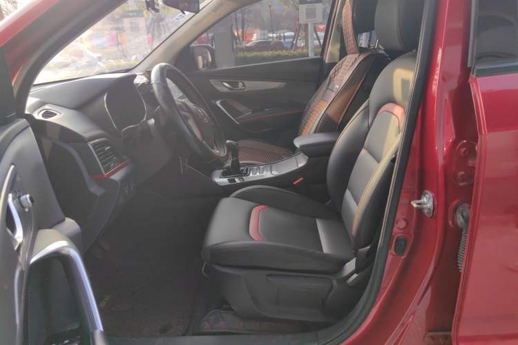 Used CHANGAN CS55 2018 1.5T Manual Colorful Model China V Standard Left Front Seat