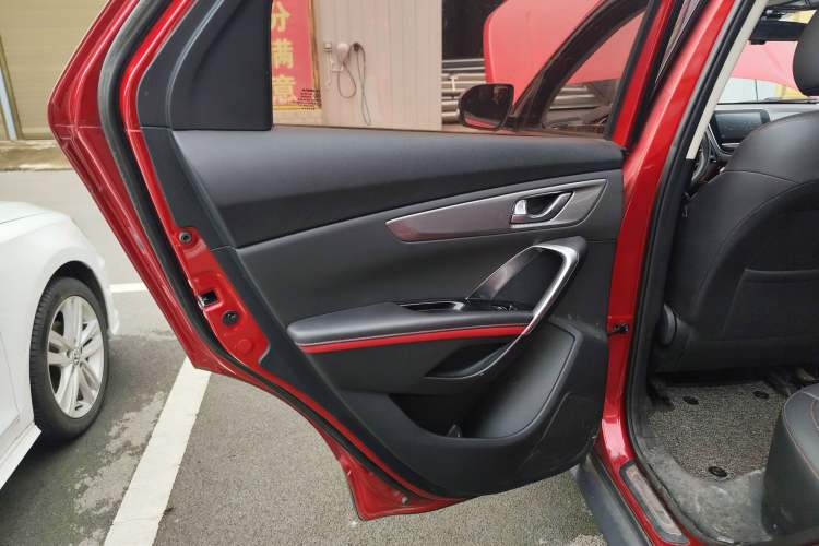 Used CHANGAN CS55 2018 1.5T Automatic Colorful Edition China V Standard Left Rear Door Interior