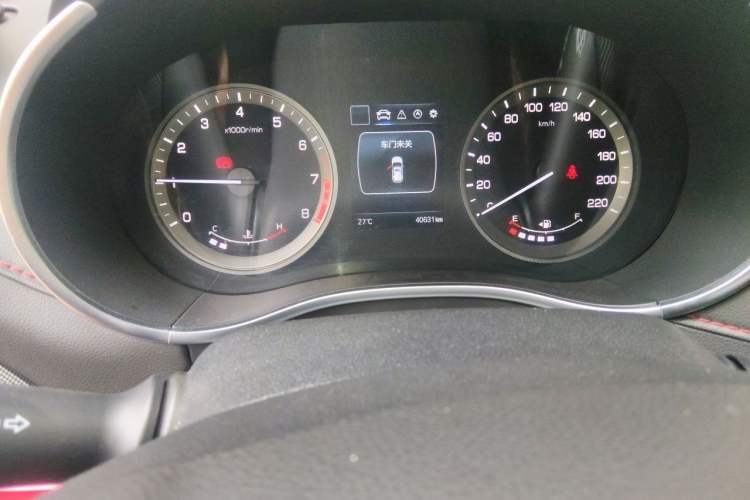 Used CHANGAN CS55 2018 1.5T Manual Colorful Model China V Standard Odometer Close Up