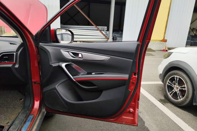 Used CHANGAN CS55 2018 1.5T Automatic Colorful Edition China V Standard Right Front Door Interior