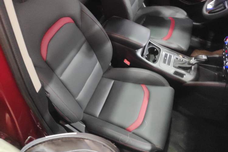 Used CHANGAN CS55 2018 1.5T Automatic Colorful Edition China V Standard Right Front Seat