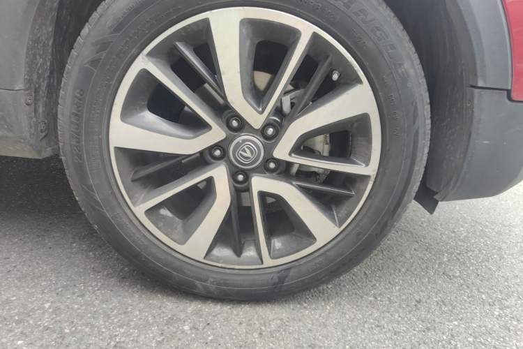 Used CHANGAN CS55 2018 1.5T Automatic Cool Edition China V standard Right Front Wheel Hub
