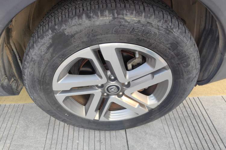Used CHANGAN CS55 2018 1.5T Manual Colorful Model China V Standard Right Front Wheel Hub