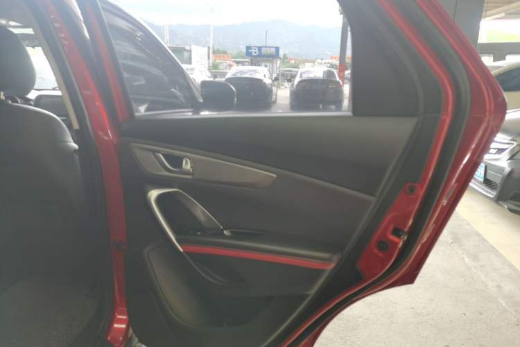 Used CHANGAN CS55 2018 1.5T Automatic Colorful Edition China V Standard Right Rear Door Interior