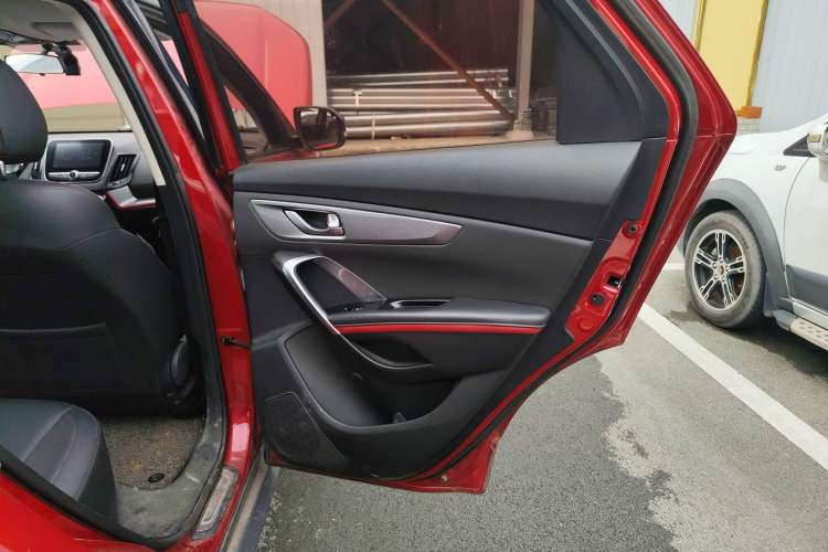 Used CHANGAN CS55 2018 1.5T Automatic Colorful Edition China V Standard Right Rear Door Interior