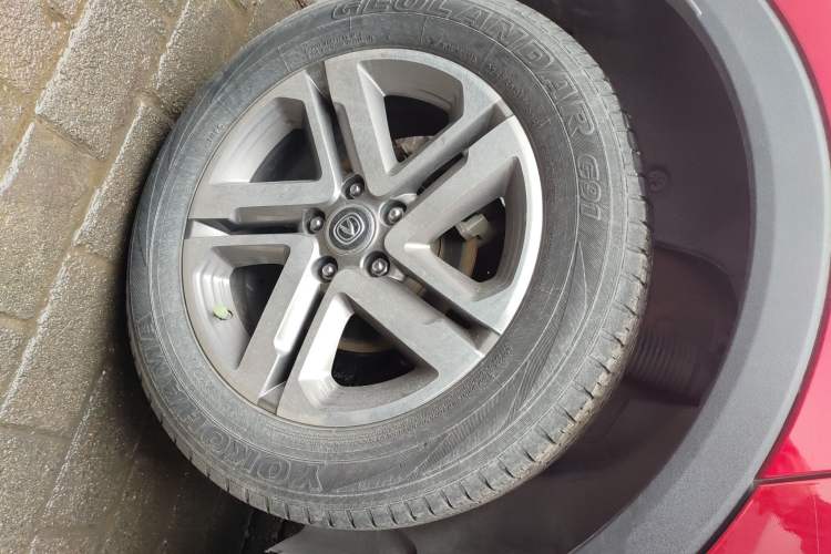 Used CHANGAN CS55 2018 1.5T Automatic Colorful Edition China V Standard Right Rear Wheel Hub