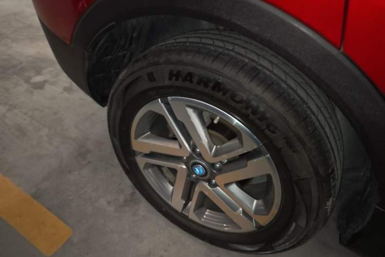 Used CHANGAN CS55 2018 1.5T Automatic Colorful Edition China V Standard Right Rear Wheel Hub