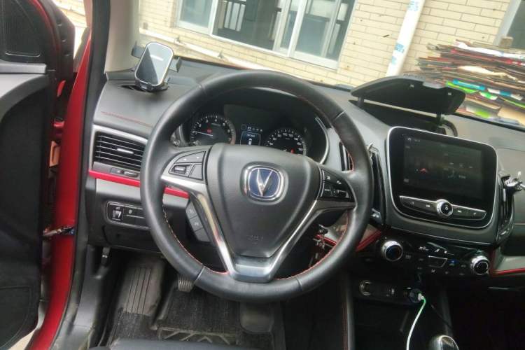 Used CHANGAN CS55 2018 1.5T Manual Colorful Model China V Standard Steering Wheel