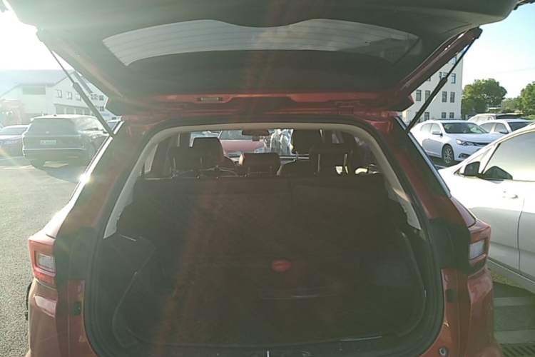 Used CHANGAN CS55 2018 1.5T Automatic Colorful Edition China V Standard Trunk