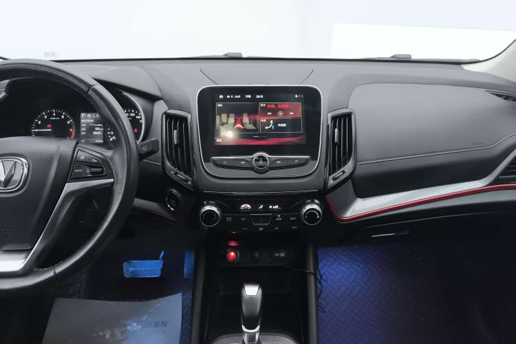 Used CHANGAN CS55 2018 1.5T Automatic Colorful Edition China V Standard Audio And AC Panel