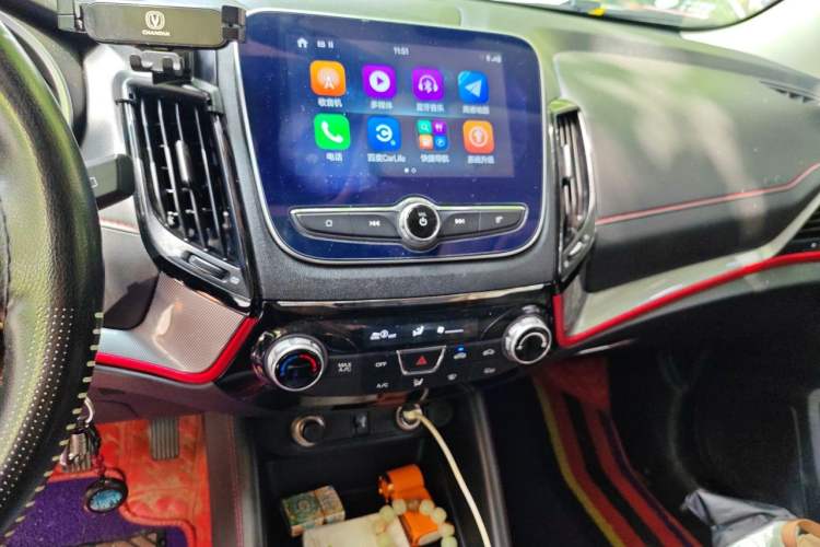 Used CHANGAN CS55 2018 1.5T Manual Colorful Model China V Standard Audio And AC Panel