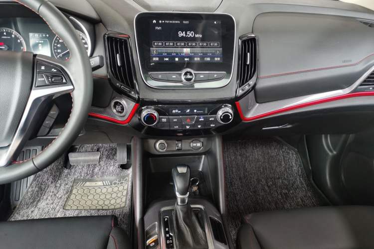 Used CHANGAN CS55 2018 1.5T Automatic Colorful Edition China V Standard Audio And AC Panel
