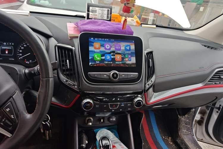 Used CHANGAN CS55 2018 1.5T Manual Colorful Model China V Standard Audio And AC Panel
