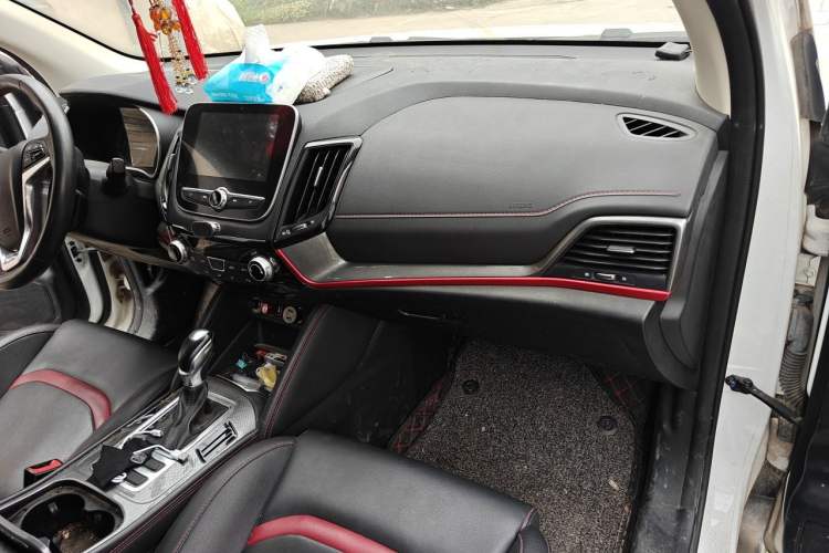 Used CHANGAN CS55 2018 1.5T Automatic Colorful Edition China V Standard Audio And AC Panel