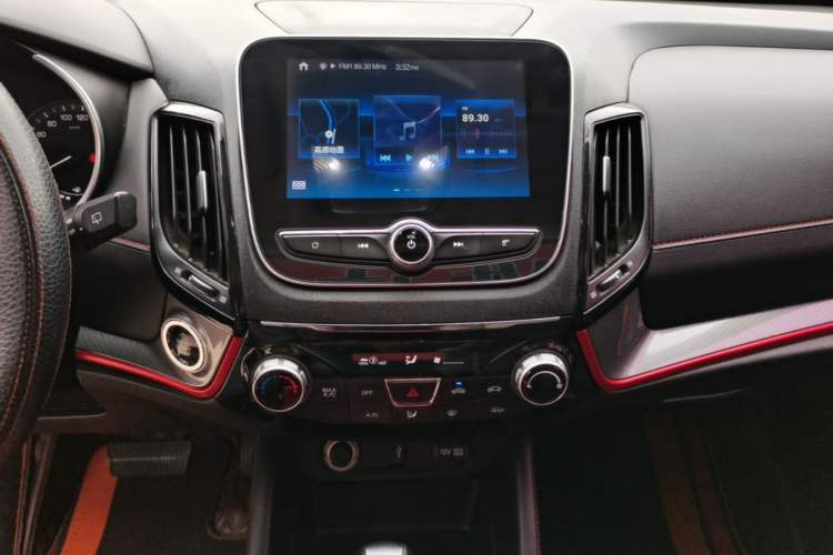 Used CHANGAN CS55 2018 1.5T Automatic Colorful Edition China V Standard Audio And AC Panel