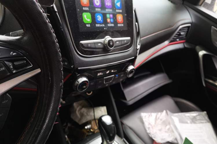 Used CHANGAN CS55 2018 1.5T Automatic Xuan Dong Model China V Standard Audio And AC Panel