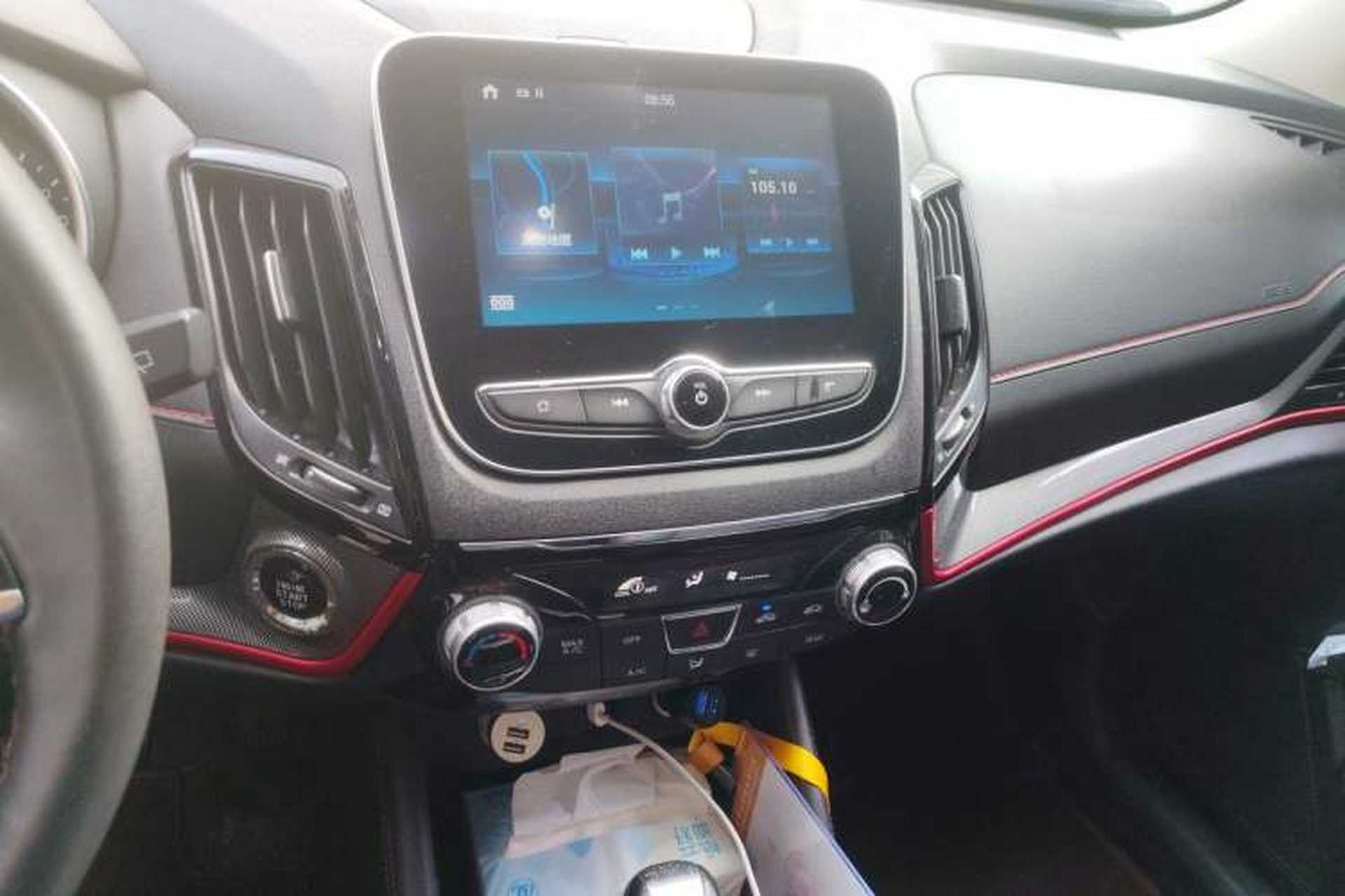 Used CHANGAN CS55 2018 1.5T Automatic Colorful Edition China V Standard Audio And AC Panel