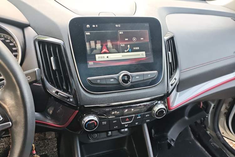 Used CHANGAN CS55 2018 1.5T Manual Colorful Model China V Standard Audio And AC Panel