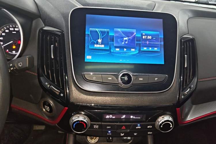 Used CHANGAN CS55 2018 1.5T Automatic Colorful Edition China V Standard Audio And AC Panel