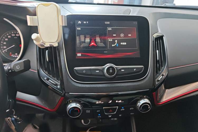 Used CHANGAN CS55 2018 1.5T Manual Colorful Model China V Standard Audio And AC Panel