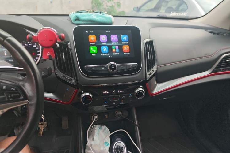 Used CHANGAN CS55 2018 1.5T Manual Colorful Model China V Standard Audio And AC Panel