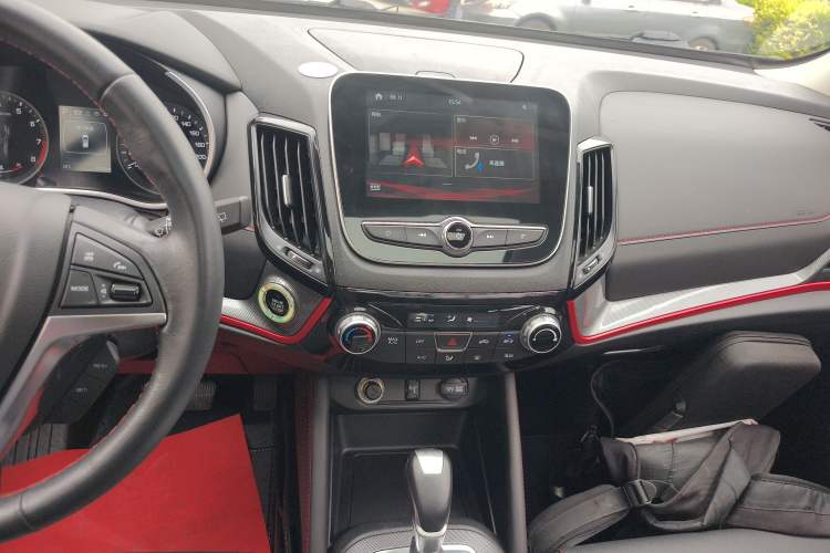 Used CHANGAN CS55 2018 1.5T Automatic Colorful Edition China V Standard Audio And AC Panel