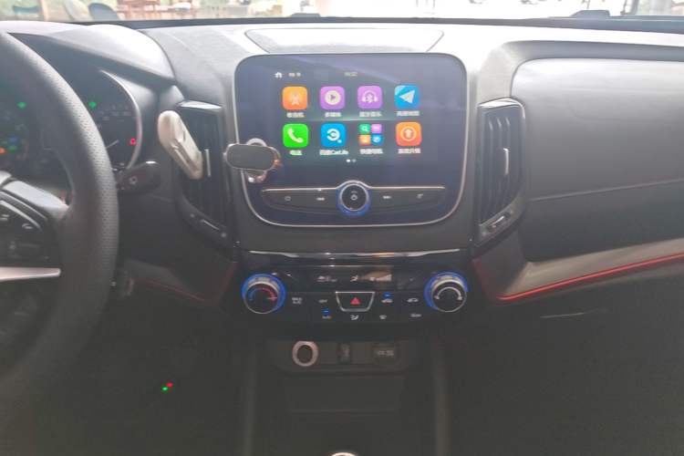 Used CHANGAN CS55 2018 1.5T Manual Colorful Model China V Standard Audio And AC Panel