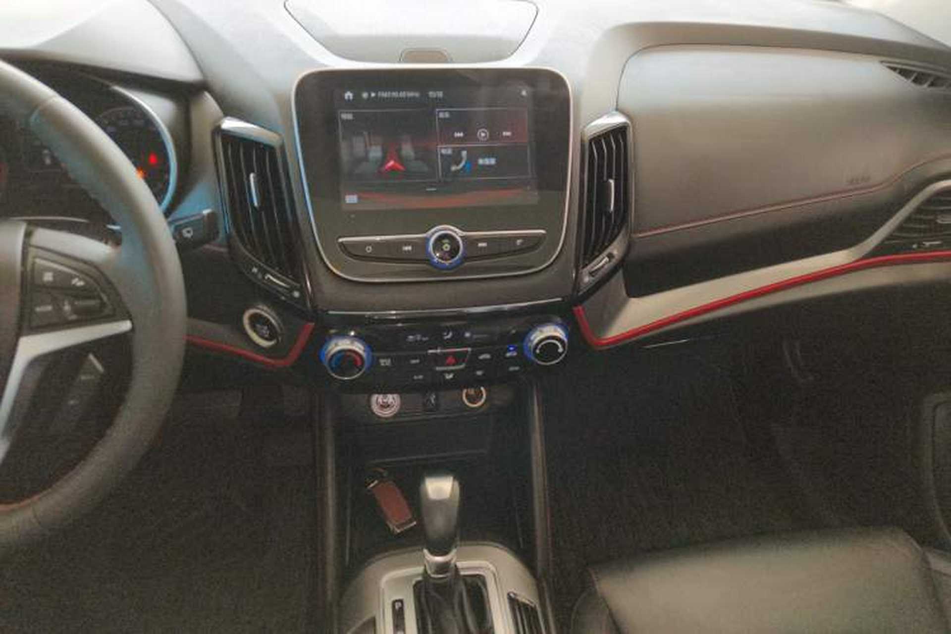 Used CHANGAN CS55 2018 1.5T Automatic Colorful Edition China V Standard Audio And AC Panel